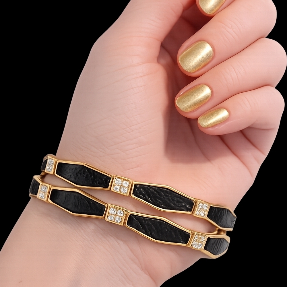 ELEGANT BLACK AND GOLD LINK BRACELETS. EUC